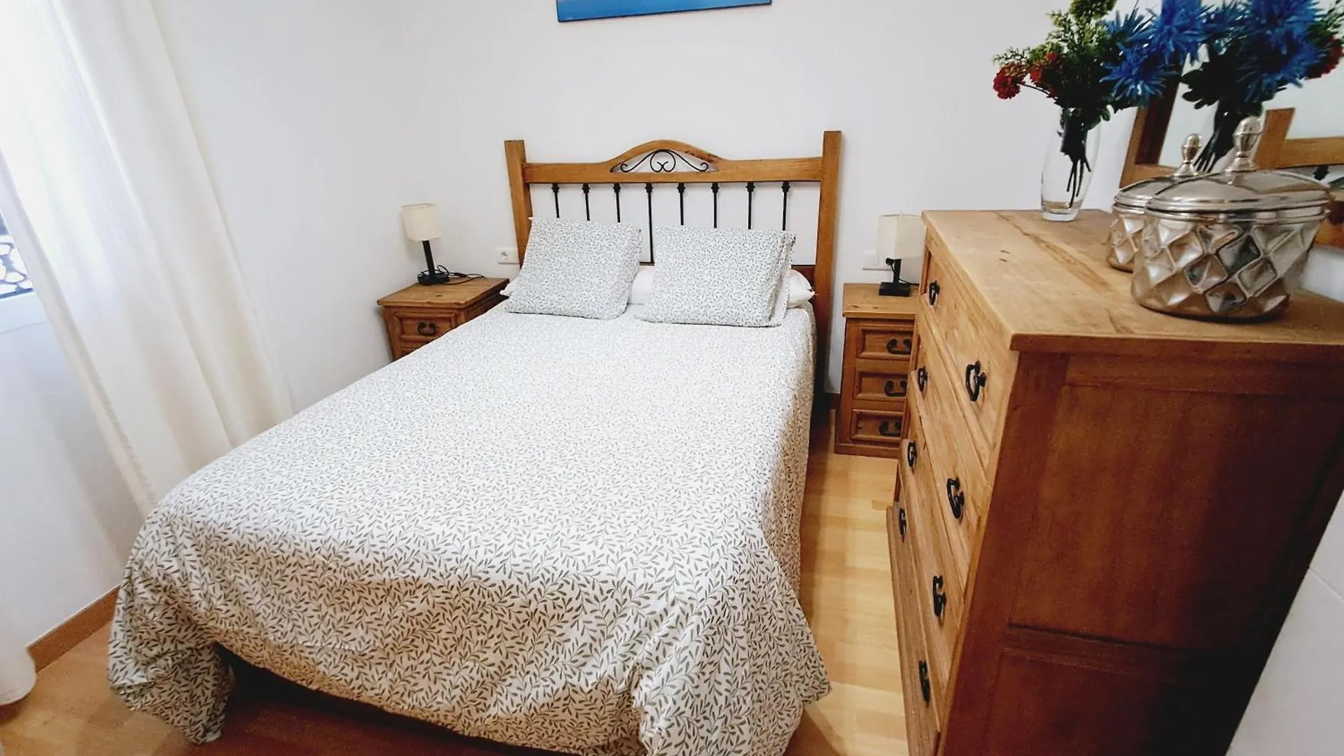 Beautiful 3 Bedroom, Carihuela Torremolinos Apartment