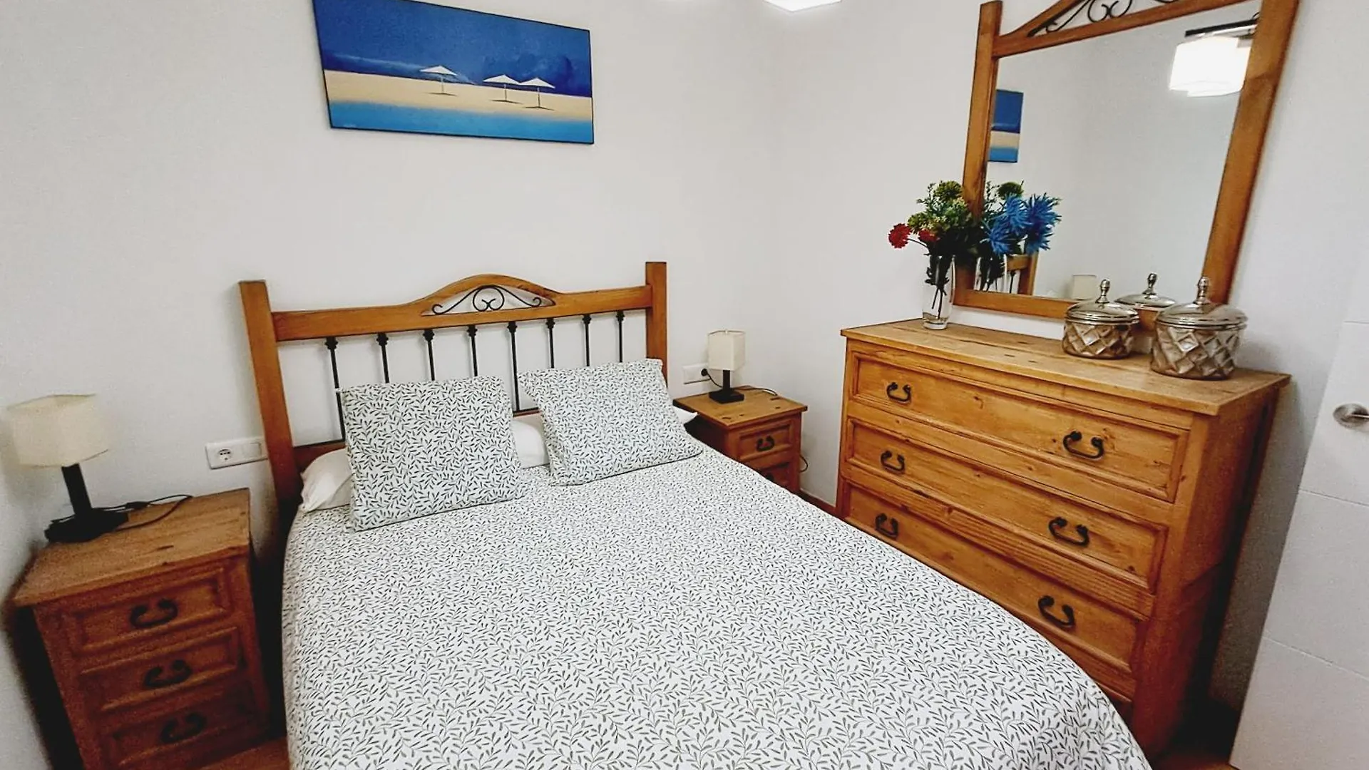 Beautiful 3 Bedroom, Carihuela Torremolinos Apartment